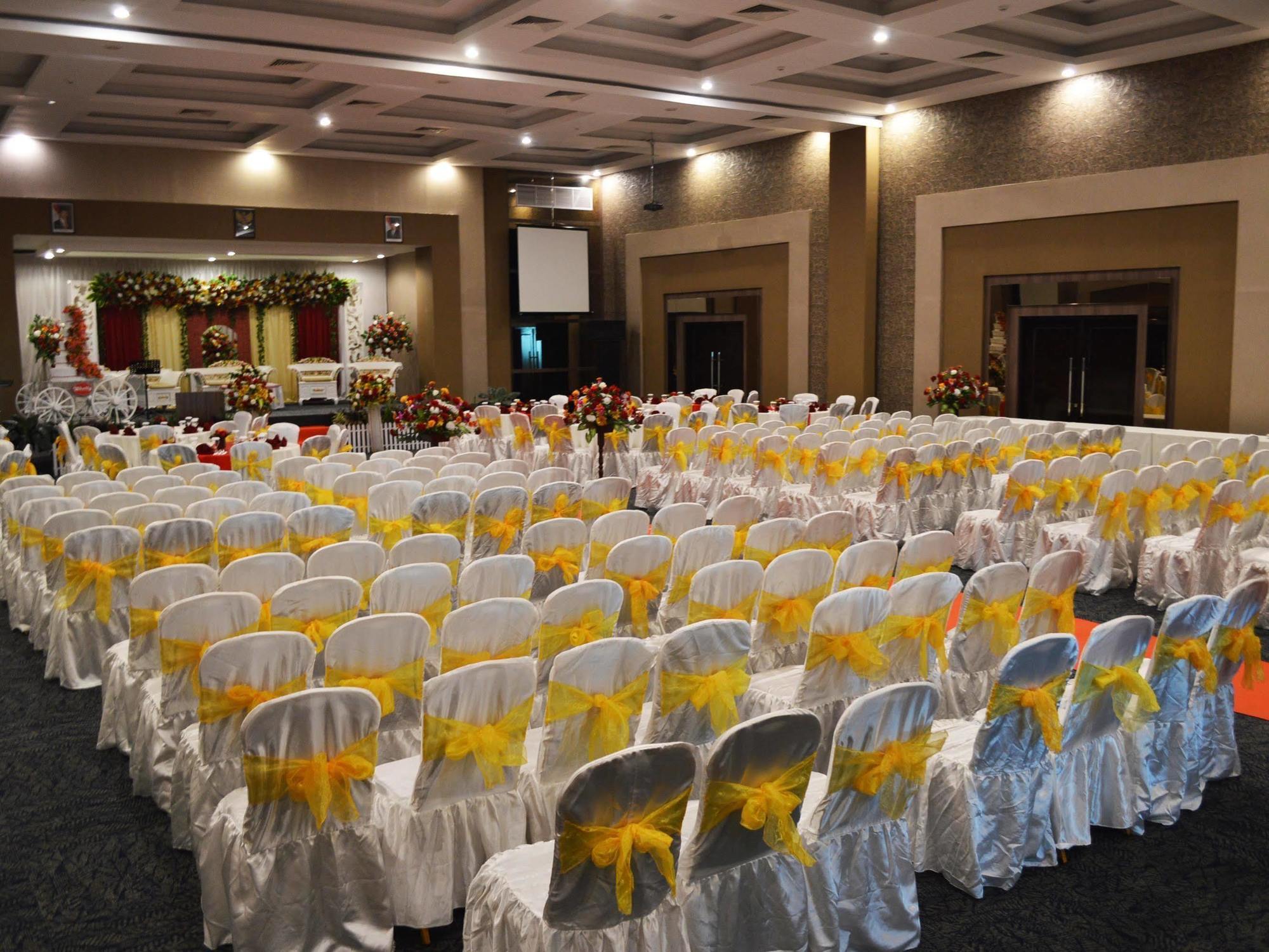 Horison Hotel Pematang Siantar Εξωτερικό φωτογραφία